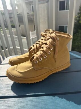 NWOT Vintage Womne’s L.L. Bean Hiking Boots